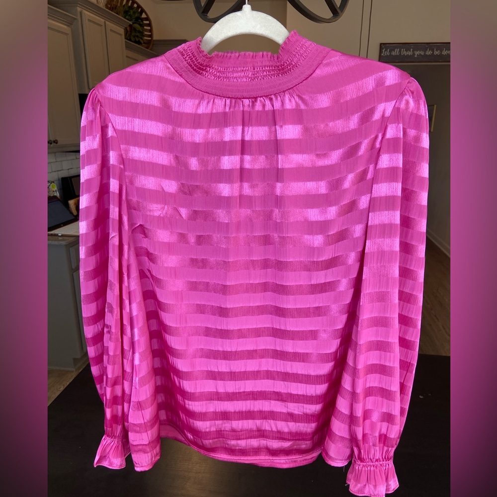 Beautiful pink 1 State blouse.